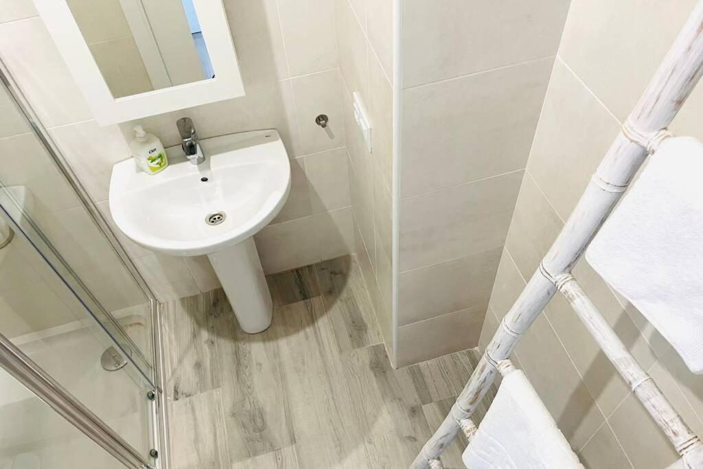 Precioso Apartamento Con Vistas Parciales, Garaje Y Piscina Tarifa Eksteriør billede